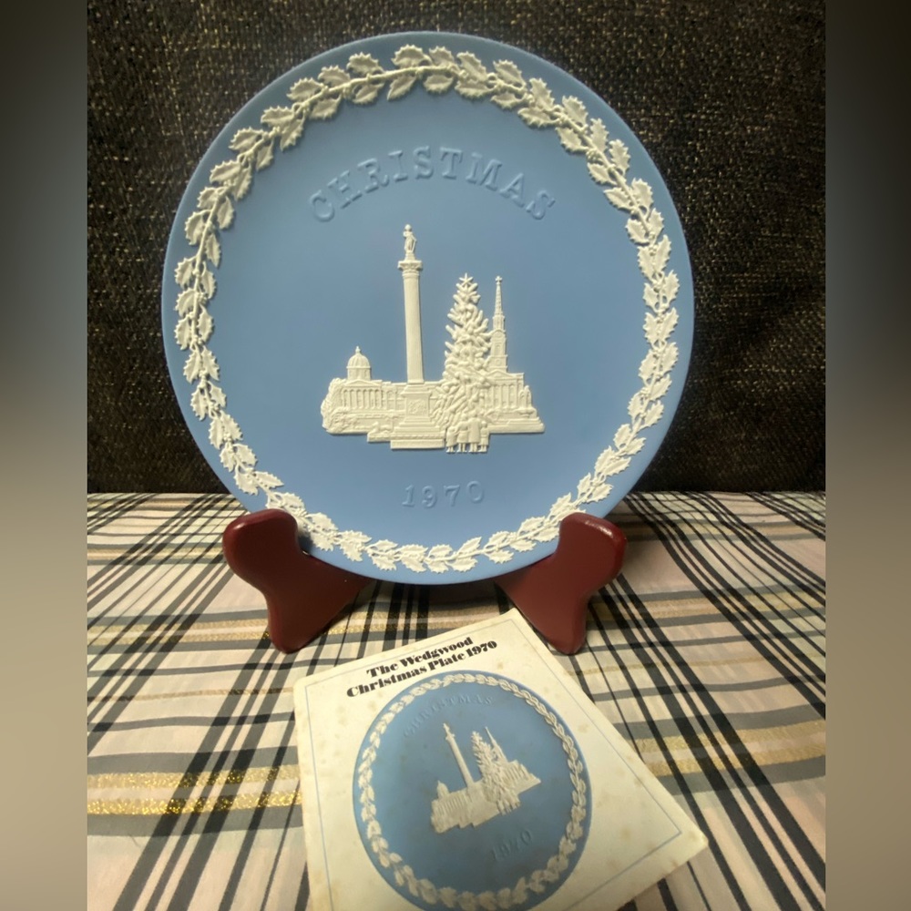 Wedgwood Jasperware 1970 Christmas Plate